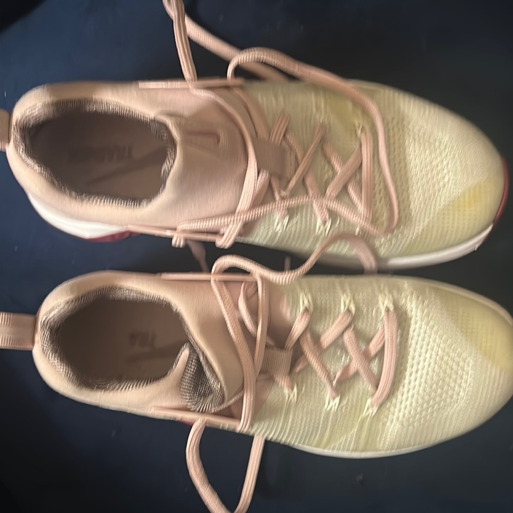 Nike Yellow and Tan Athletic Shoes with Cushioned Sole